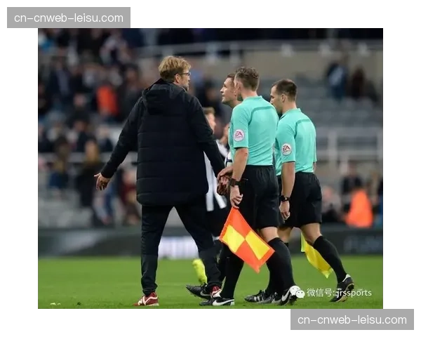 通讯:VAR中心一夜——记录英超裁判组在一个比赛日的幕后工作